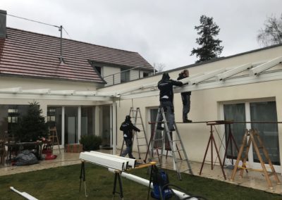 Montage eines Terrassendachs von Sonnenschutz Meisl in Langenlois